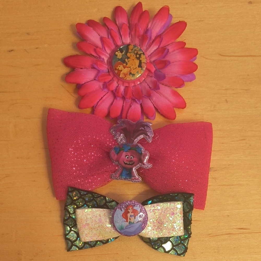 Disney Pink and Green Hair Bow Set